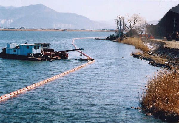 2005년 1월 낙동강 하구 오탁방지막 설치